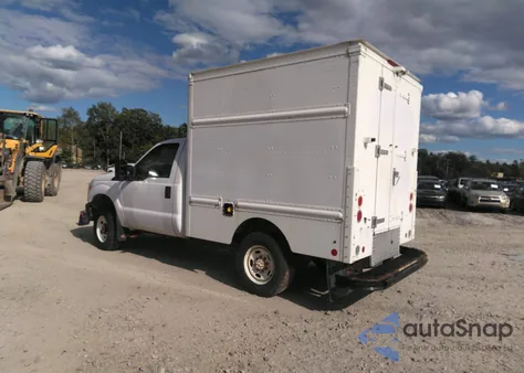 2015 Ford F-250 Xl z USA, uszkodzony, nr VIN 1FDBF2B63FED21591